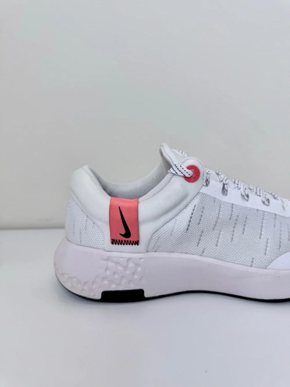Nike Wmns Renew Serenity Run 'White Magic Ember' gym running streetwear